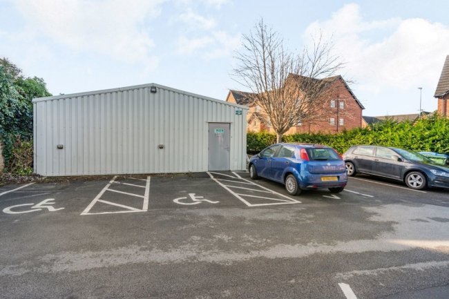 2 Arthur Street, Stanningley, Leeds LS28 6JY
 4