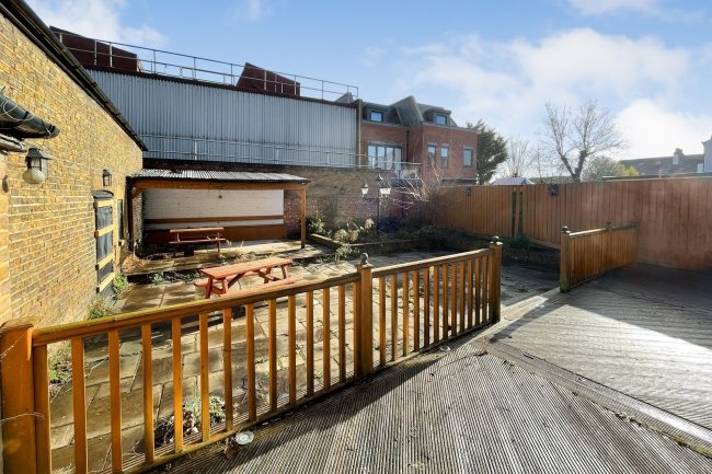 59 Lion Road, Bexleyheath, Kent DA6 8NW
 9