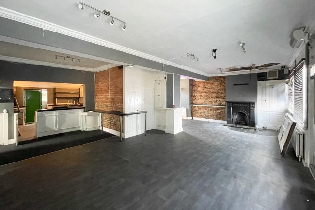 59 Lion Road, Bexleyheath, Kent DA6 8NW
 9