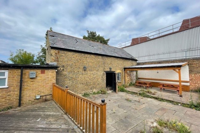 59 Lion Road, Bexleyheath, Kent DA6 8NW
 9