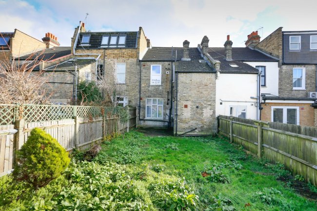 110a Pendle Road, Streatham, London SW16 6RY 
 2