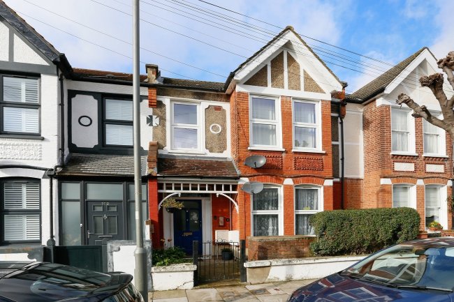 110a Pendle Road, Streatham, London SW16 6RY 
 2