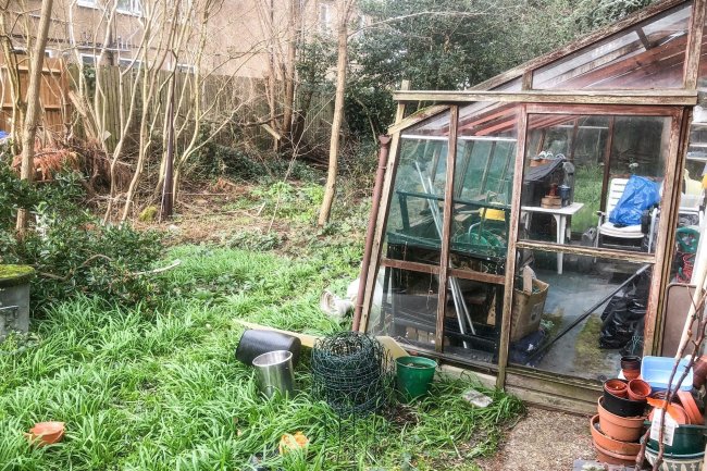 2A Woolwich Road, Belvedere, Kent, DA17 5EW
 3