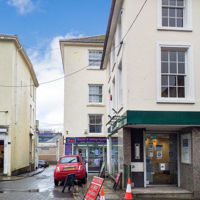 4 Greenmarket, Penzance, Cornwall TR18 2SH 5