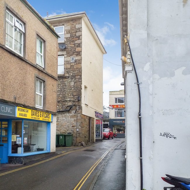 4 Greenmarket, Penzance, Cornwall TR18 2SH 5