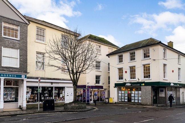 4 Greenmarket, Penzance, Cornwall TR18 2SH 5