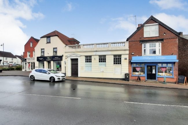 5 High Street, Storrington, Pulborough, West Sussex RH20 4DS
 2