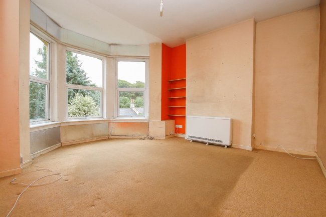 145 Wellsway, Bath BA2 4RZ
 4