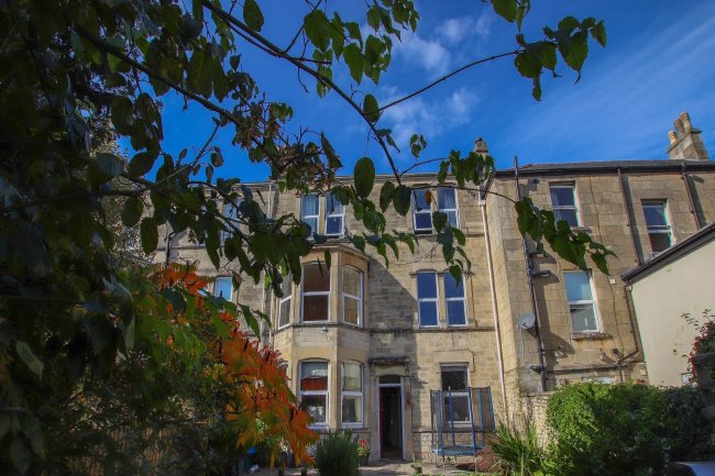 145 Wellsway, Bath BA2 4RZ
 4