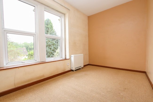 145 Wellsway, Bath BA2 4RZ
 4