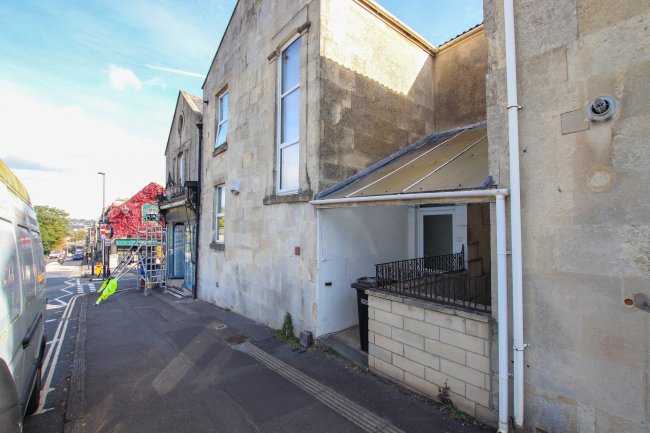 145 Wellsway, Bath BA2 4RZ
 4