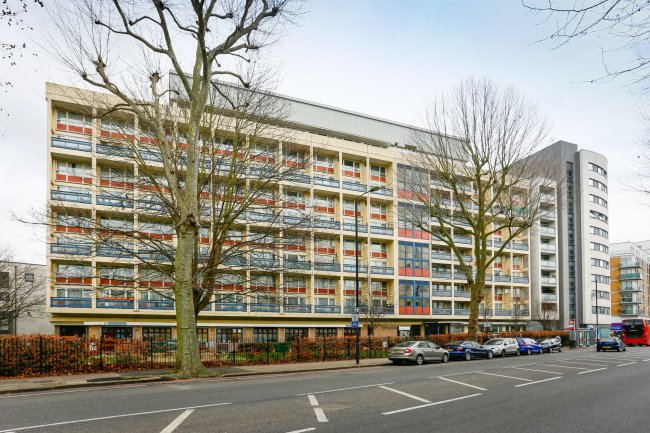 Flat 69 Butler House, Burdett Road, London E14 7AB
 7