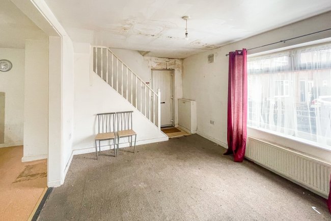 14 Eltham Close, Nottingham NG8 6BS 10