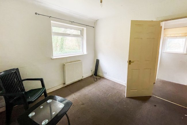 14 Eltham Close, Nottingham NG8 6BS 10