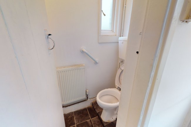 First Floor Flat, 6 Bodmin Street, Southfields, London SW18 4PT
 1