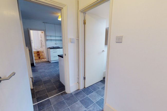 First Floor Flat, 6 Bodmin Street, Southfields, London SW18 4PT
 1