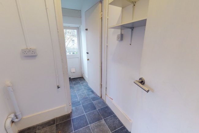 First Floor Flat, 6 Bodmin Street, Southfields, London SW18 4PT
 1