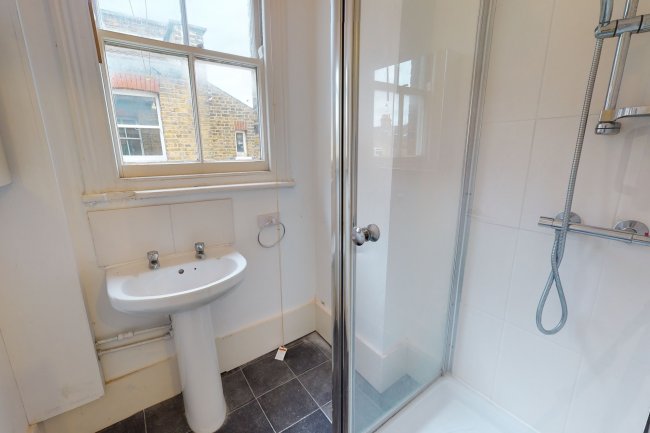 First Floor Flat, 6 Bodmin Street, Southfields, London SW18 4PT
 1