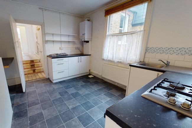 First Floor Flat, 6 Bodmin Street, Southfields, London SW18 4PT
 1