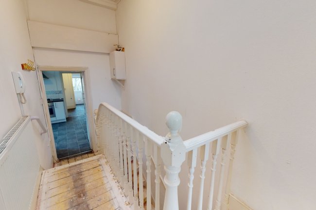 First Floor Flat, 6 Bodmin Street, Southfields, London SW18 4PT
 1