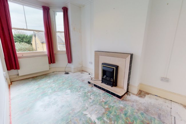 First Floor Flat, 6 Bodmin Street, Southfields, London SW18 4PT
 1