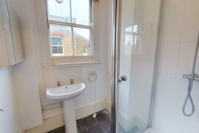 First Floor Flat, 6 Bodmin Street, Southfields, London SW18 4PT
 1