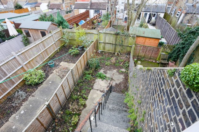 First Floor Flat, 6 Bodmin Street, Southfields, London SW18 4PT
 1