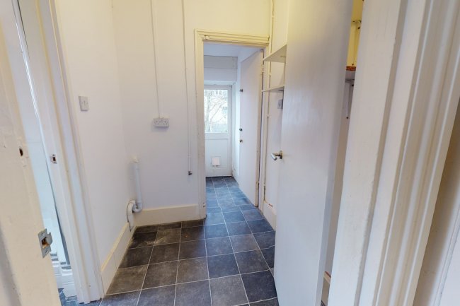 First Floor Flat, 6 Bodmin Street, Southfields, London SW18 4PT
 1