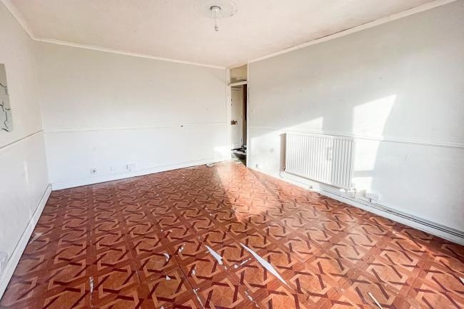 7 Gayton House, Chiltern Road, London, E3 4BX 3