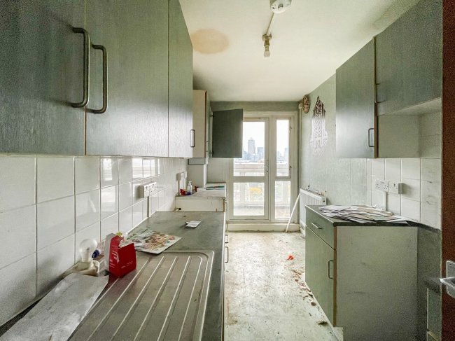 Flat 73, Sleaford House, Fern Street, Bow, London E3 3PZ 8