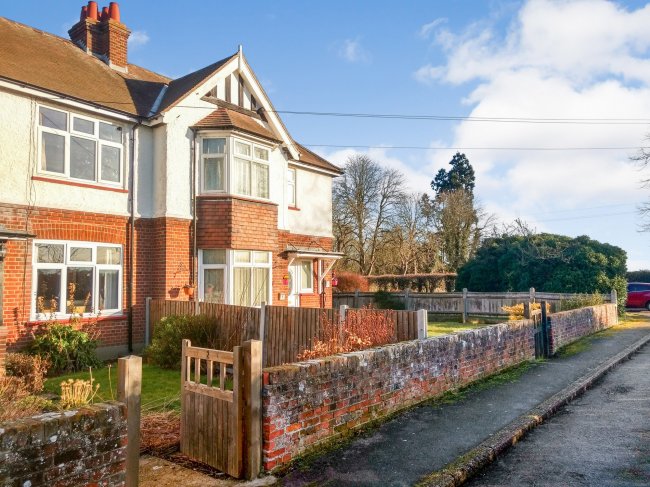 1 Low Lift Cottages, Langham, Colchester CO4 5QA
 9