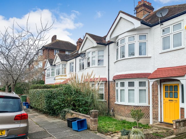 104 Tangier Road, Richmond, London TW10 5DN
 7