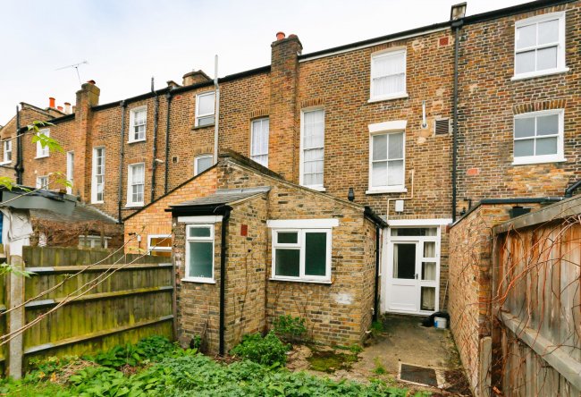 Flat A, 13 Elm Park, London SW2 2TX
 1