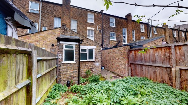 Flat A, 13 Elm Park, London SW2 2TX
 1