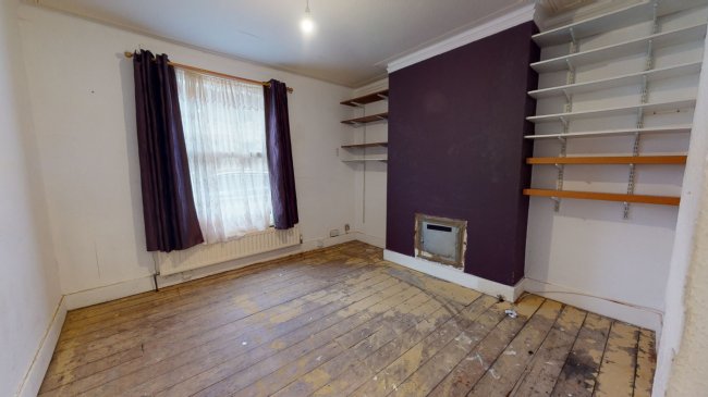 Flat A, 13 Elm Park, London SW2 2TX
 1