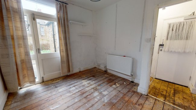 Flat A, 13 Elm Park, London SW2 2TX
 1