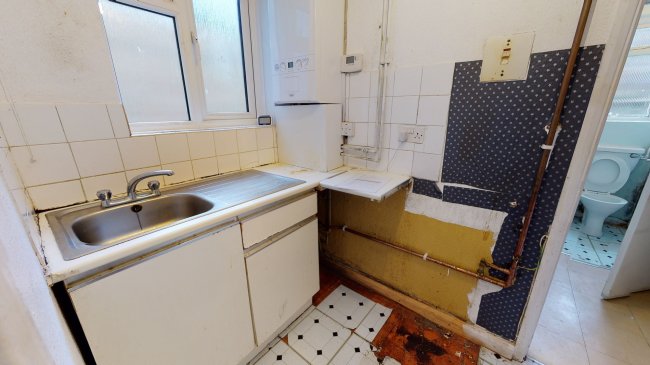 Flat A, 13 Elm Park, London SW2 2TX
 1