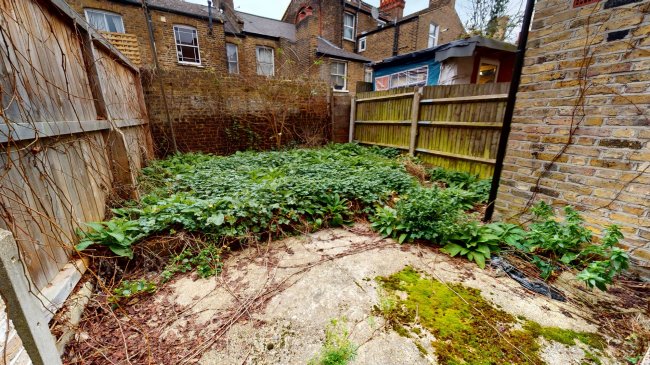 Flat A, 13 Elm Park, London SW2 2TX
 1