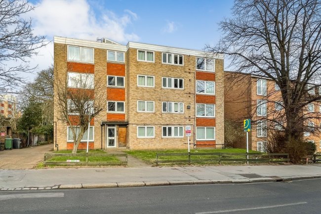 Flat 1 Chestnut Court, 16 Bramley Hill, South Croydon, Surrey, CR2 6LY
 10