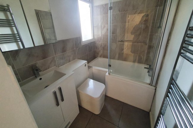 Flat 2 Abergeldie House, Marina, Bexhill-On-Sea, East Sussex TN40 1DD
 9