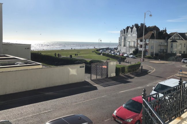 Flat 2 Abergeldie House, Marina, Bexhill-On-Sea, East Sussex TN40 1DD
 9