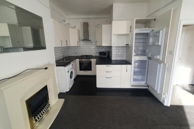 Flat 2 Abergeldie House, Marina, Bexhill-On-Sea, East Sussex TN40 1DD
 9