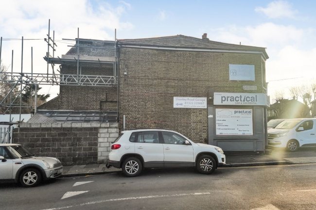 18-20 The Brent, Dartford, Kent DA1 1YD
 3