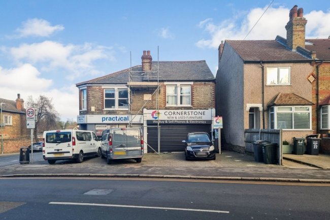 18-20 The Brent, Dartford, Kent DA1 1YD
 3