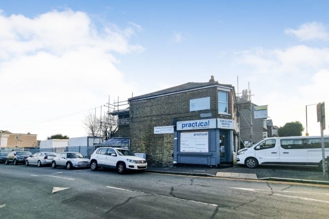 18-20 The Brent, Dartford, Kent DA1 1YD
 3