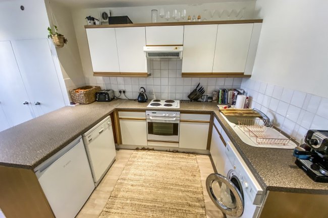 2-2A Oldridge Road, Balham, London, SW12 8PG
 7