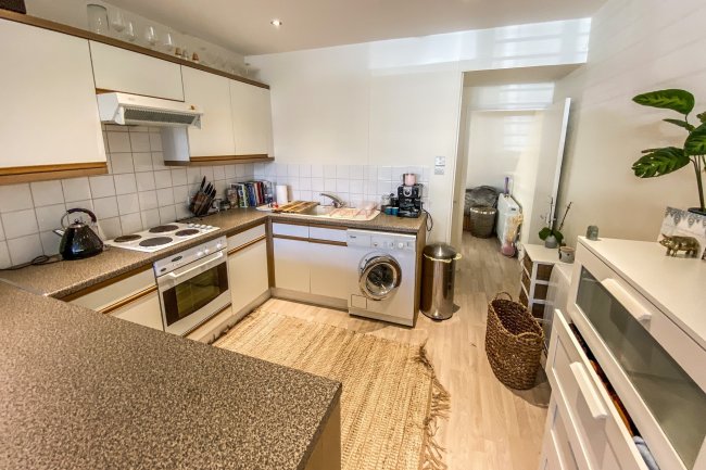 2-2A Oldridge Road, Balham, London, SW12 8PG
 7