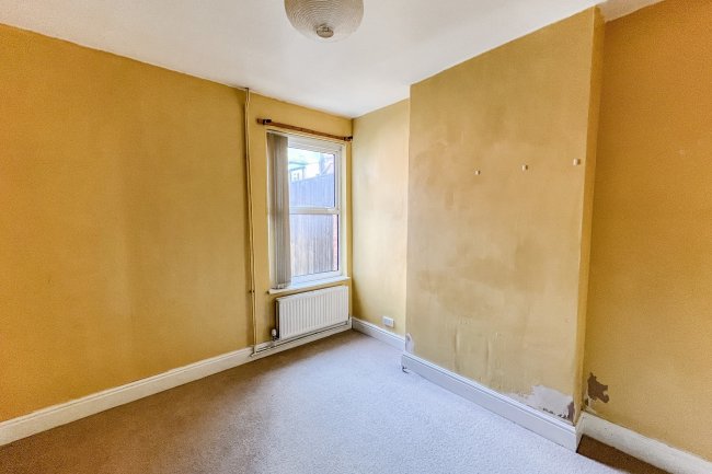 23 Glapton Road, Nottingham, NG2 2FF
 6