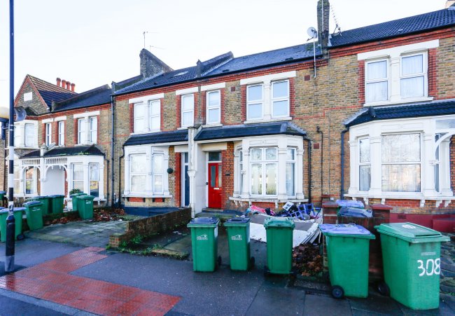 310 Plumstead Common Road, Plumstead, London SE18 2RT 3