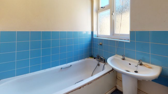 310 Plumstead Common Road, Plumstead, London SE18 2RT 3